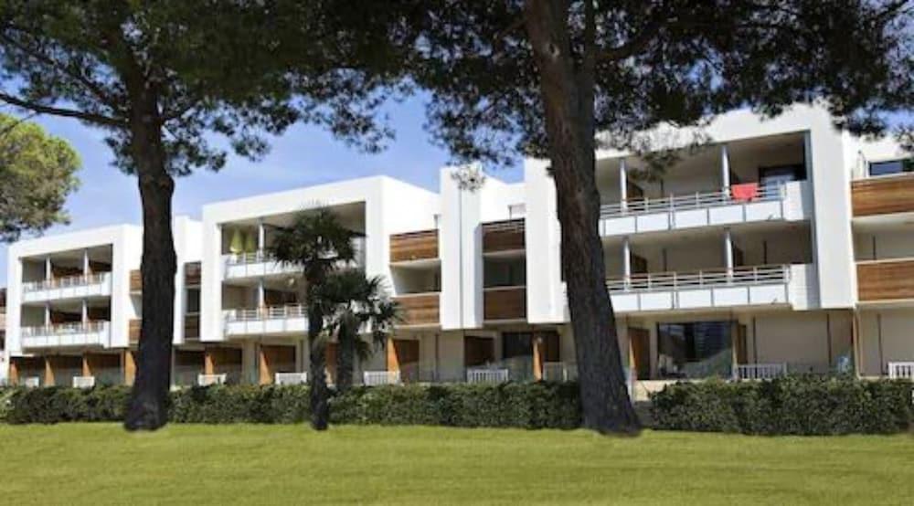 Vacanceole - Residence Carre Marine Мандельё-ла-Напуль Экстерьер фото
