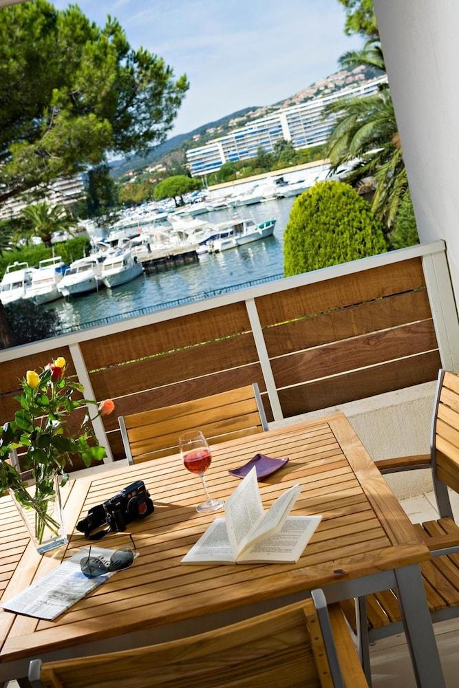 Vacanceole - Residence Carre Marine Мандельё-ла-Напуль Экстерьер фото
