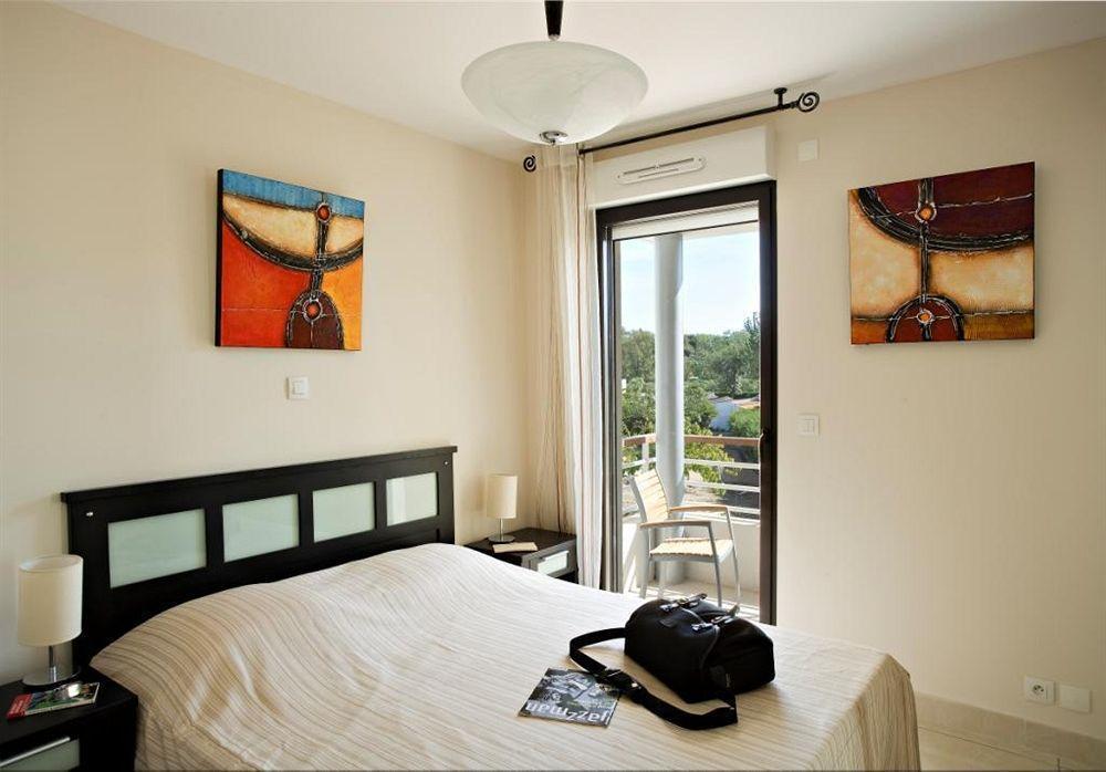 Vacanceole - Residence Carre Marine Мандельё-ла-Напуль Экстерьер фото